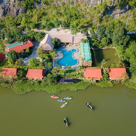 Xuan Son Lakeside Bungalow Ninh Bình Exteriör bild