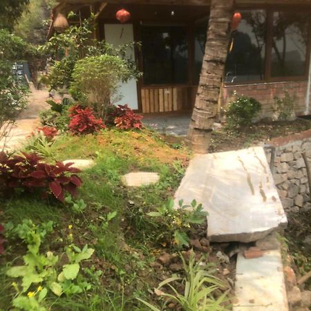 Xuan Son Lakeside Bungalow Ninh Bình Exteriör bild