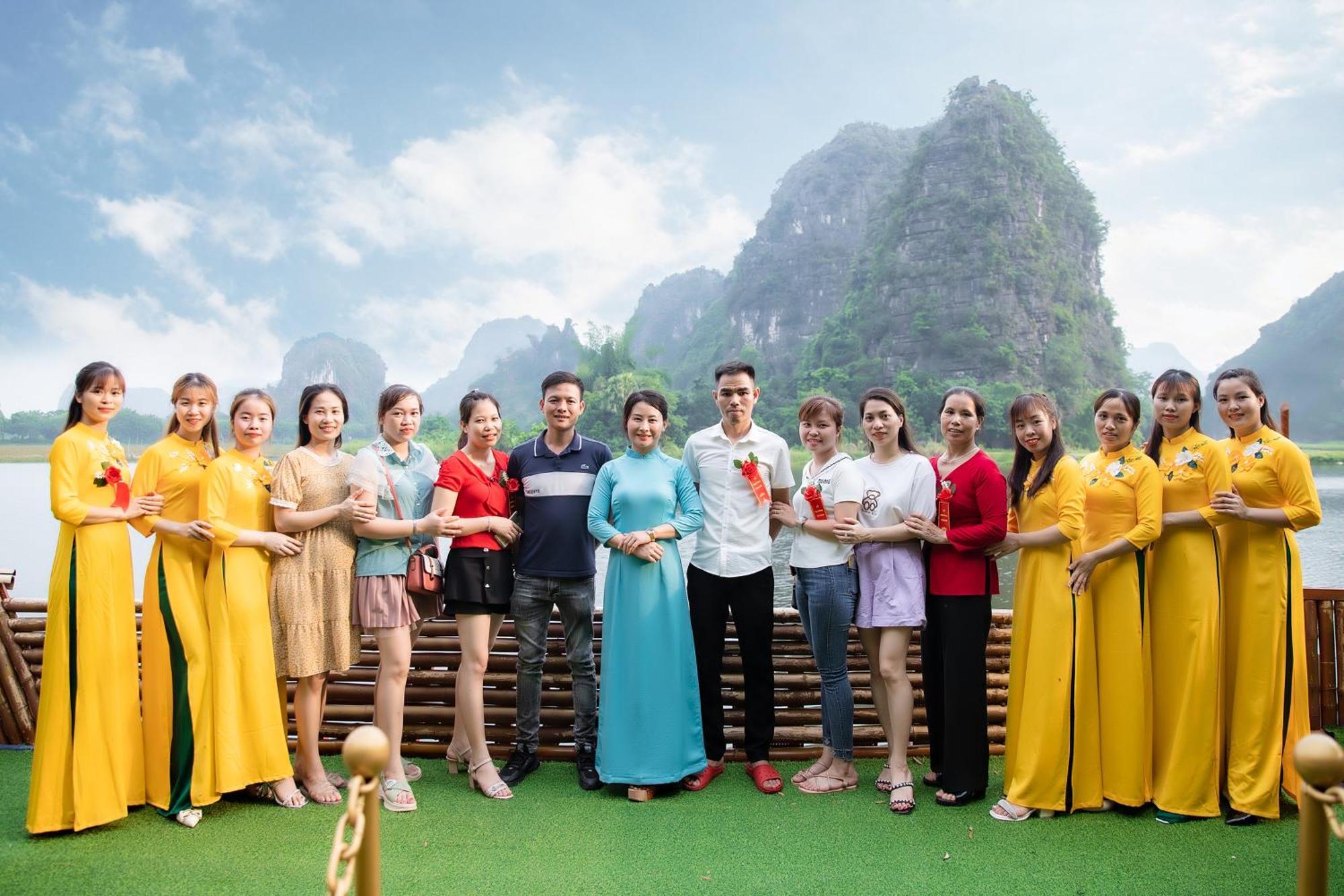 Xuan Son Lakeside Bungalow Ninh Bình Exteriör bild
