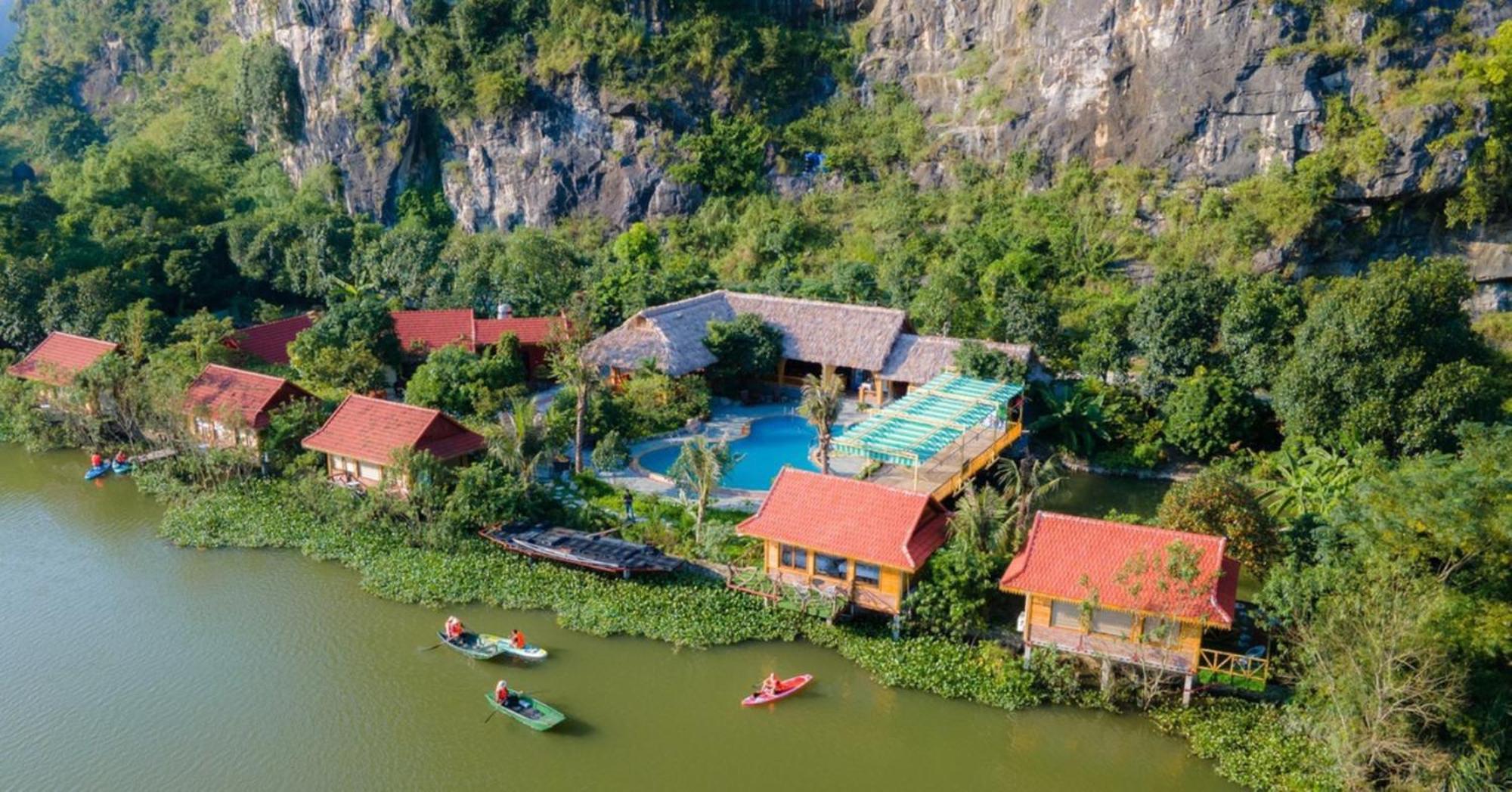 Xuan Son Lakeside Bungalow Ninh Bình Exteriör bild