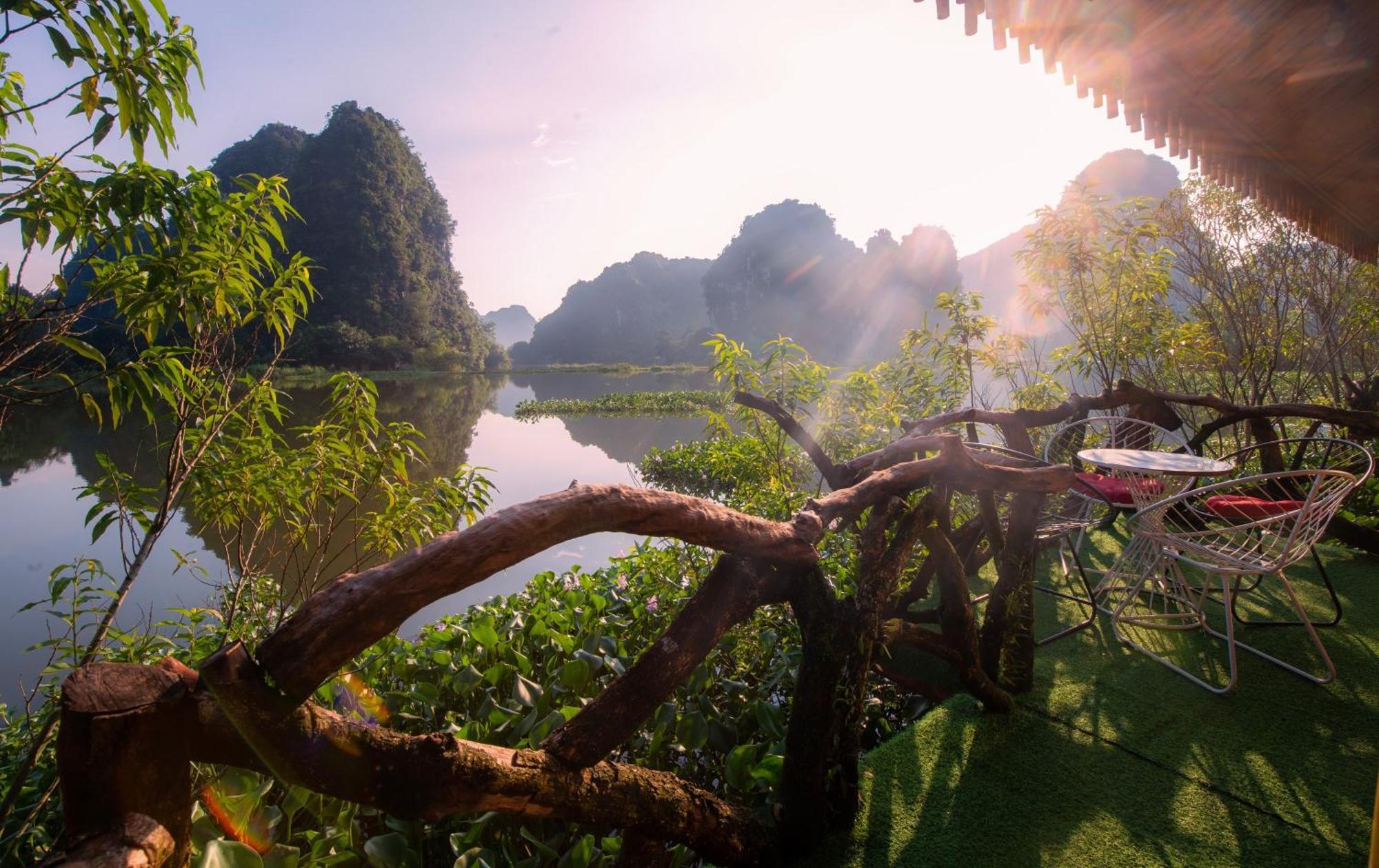 Xuan Son Lakeside Bungalow Ninh Bình Exteriör bild