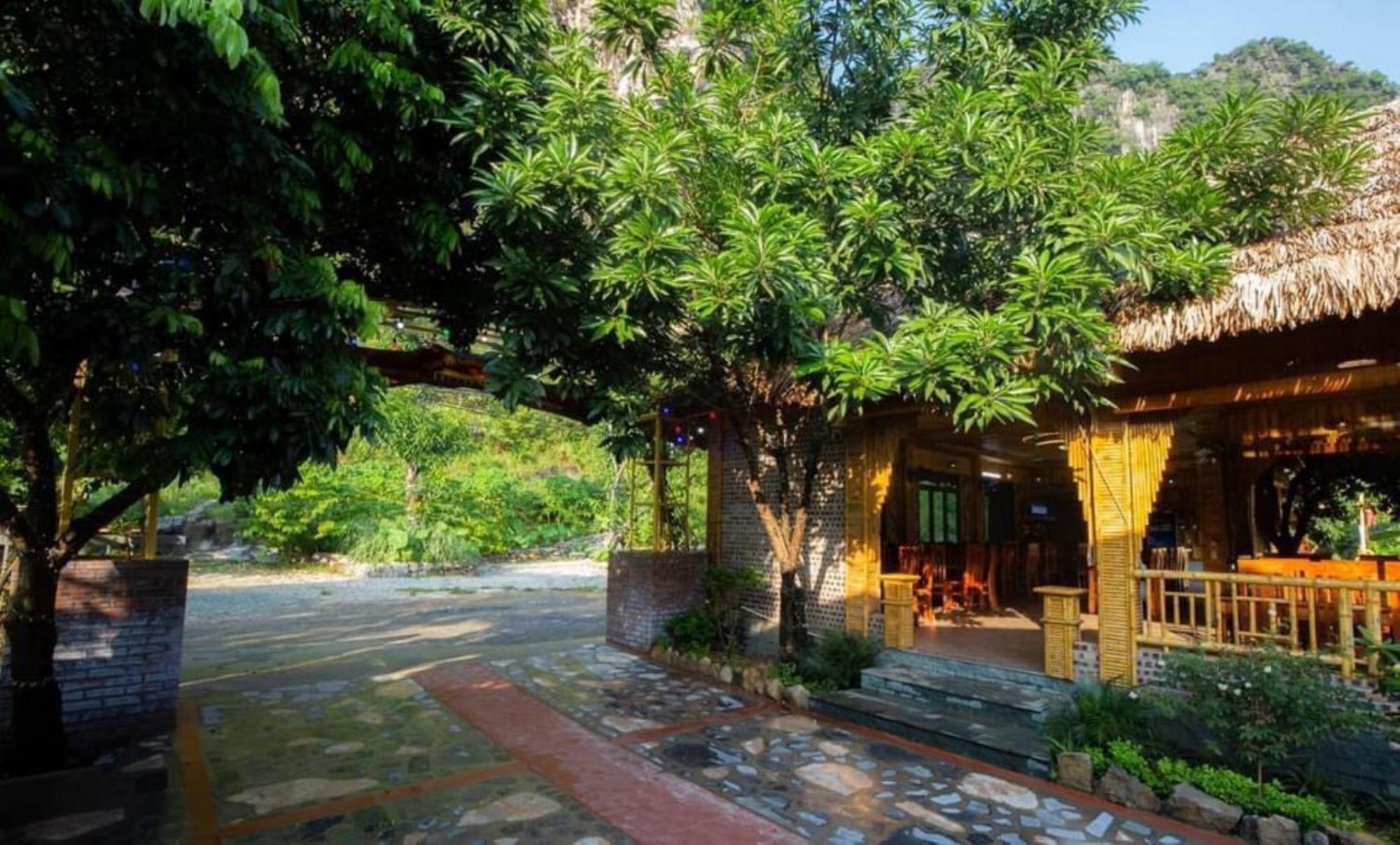 Xuan Son Lakeside Bungalow Ninh Bình Exteriör bild