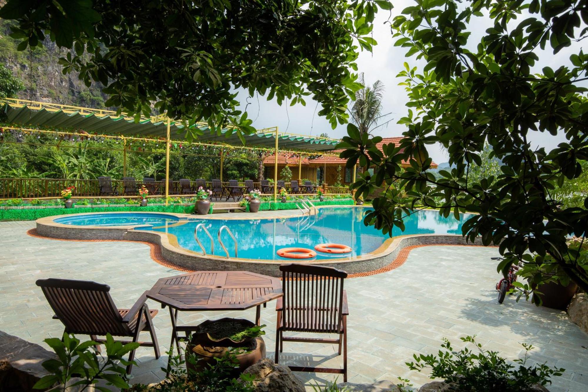 Xuan Son Lakeside Bungalow Ninh Bình Exteriör bild