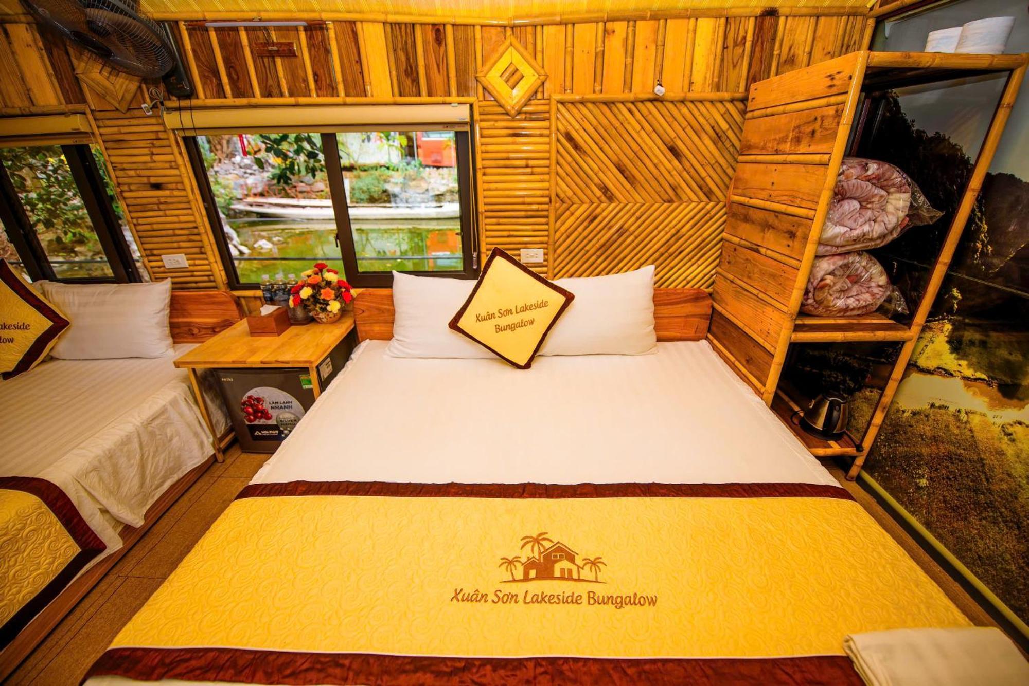 Xuan Son Lakeside Bungalow Ninh Bình Exteriör bild