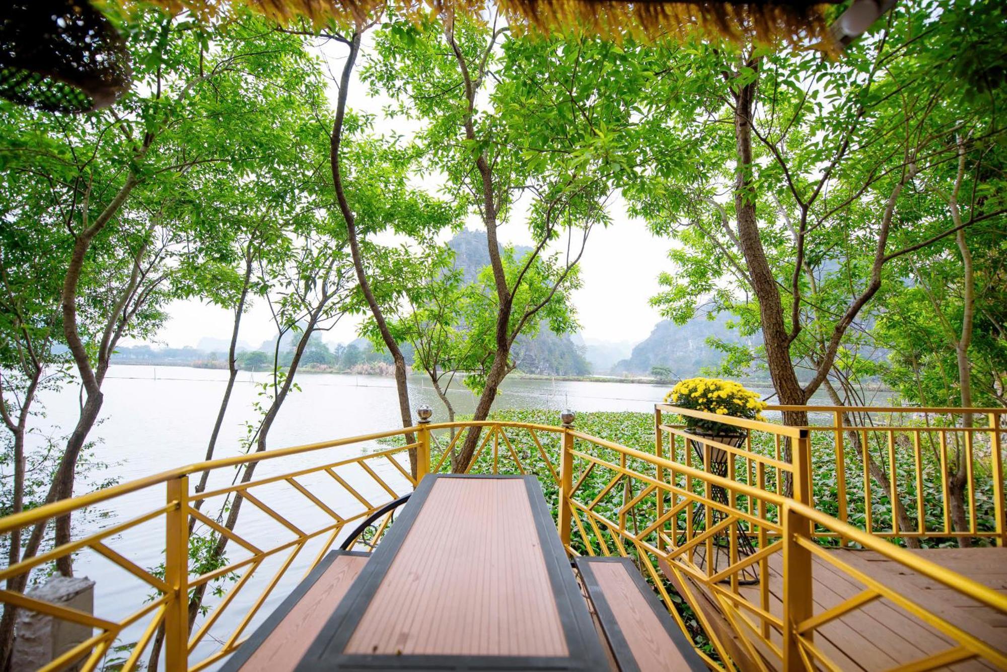 Xuan Son Lakeside Bungalow Ninh Bình Exteriör bild