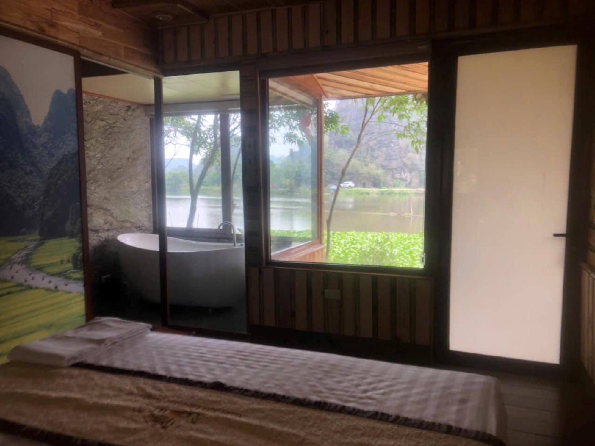 Xuan Son Lakeside Bungalow Ninh Bình Exteriör bild